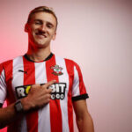 Tiểu sử tiền vệ phòng ngự Flynn Downes của Southampton